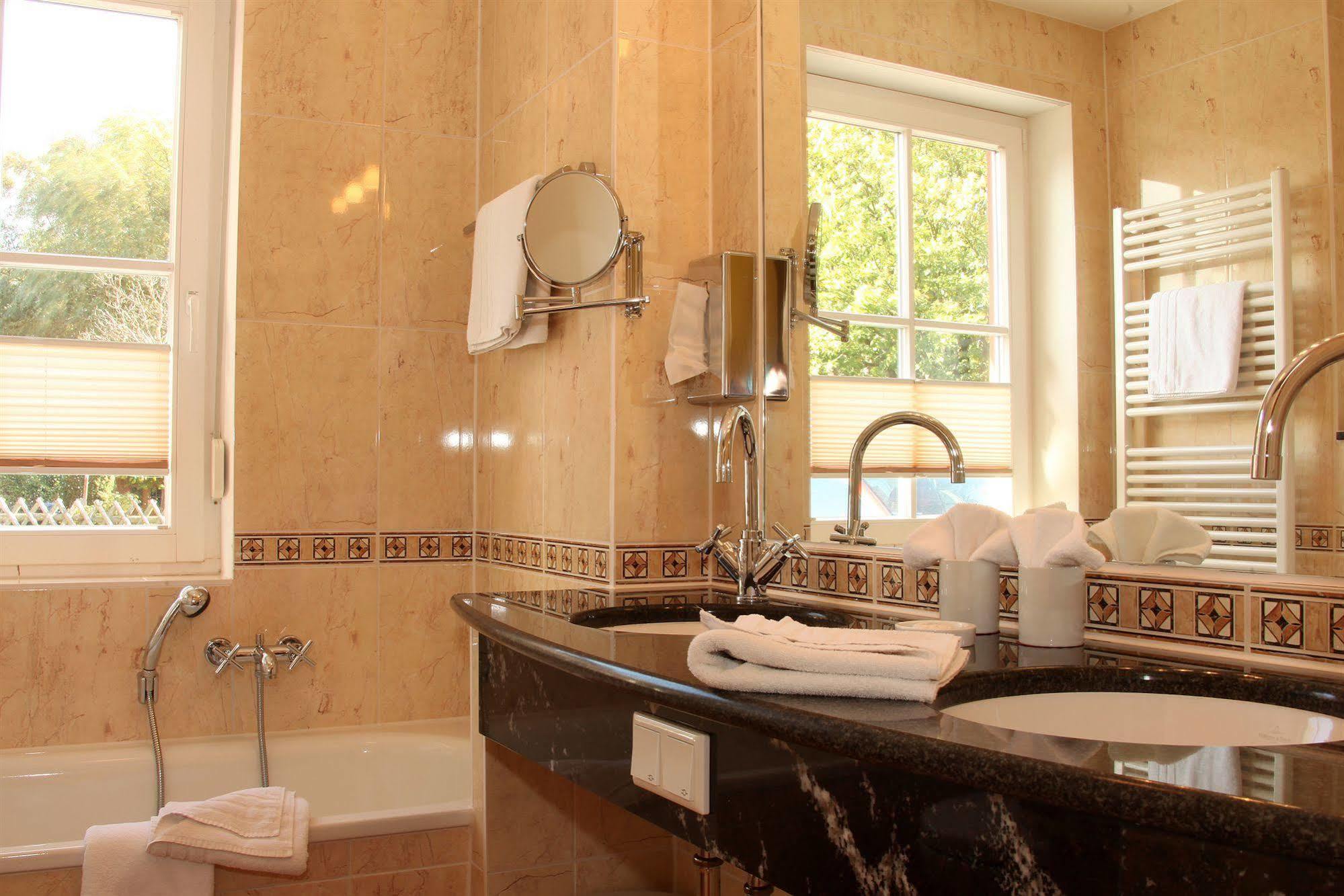Strandhotel Deichgraf Граал-Мюриц Екстериор снимка