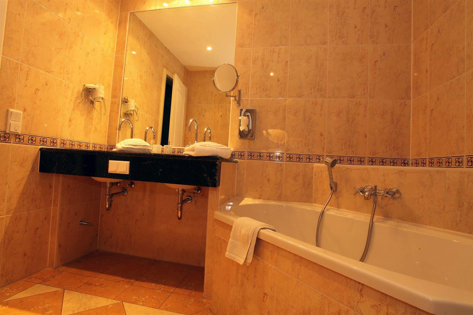 Strandhotel Deichgraf Граал-Мюриц Екстериор снимка